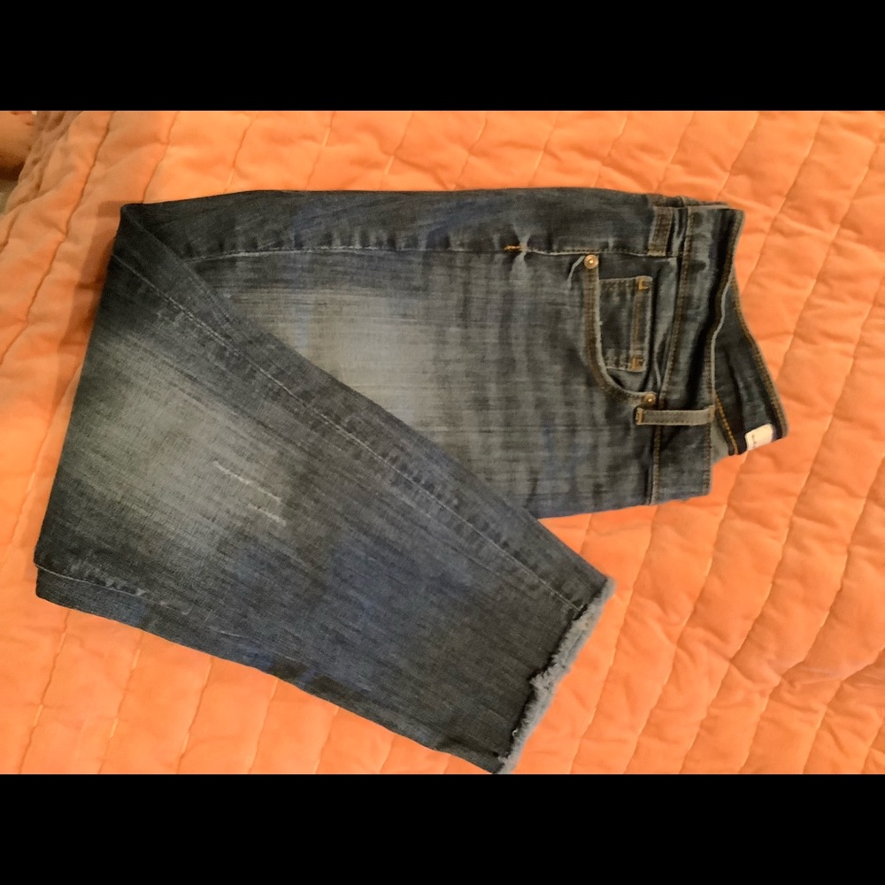 LOFT chewed hem skinny crop